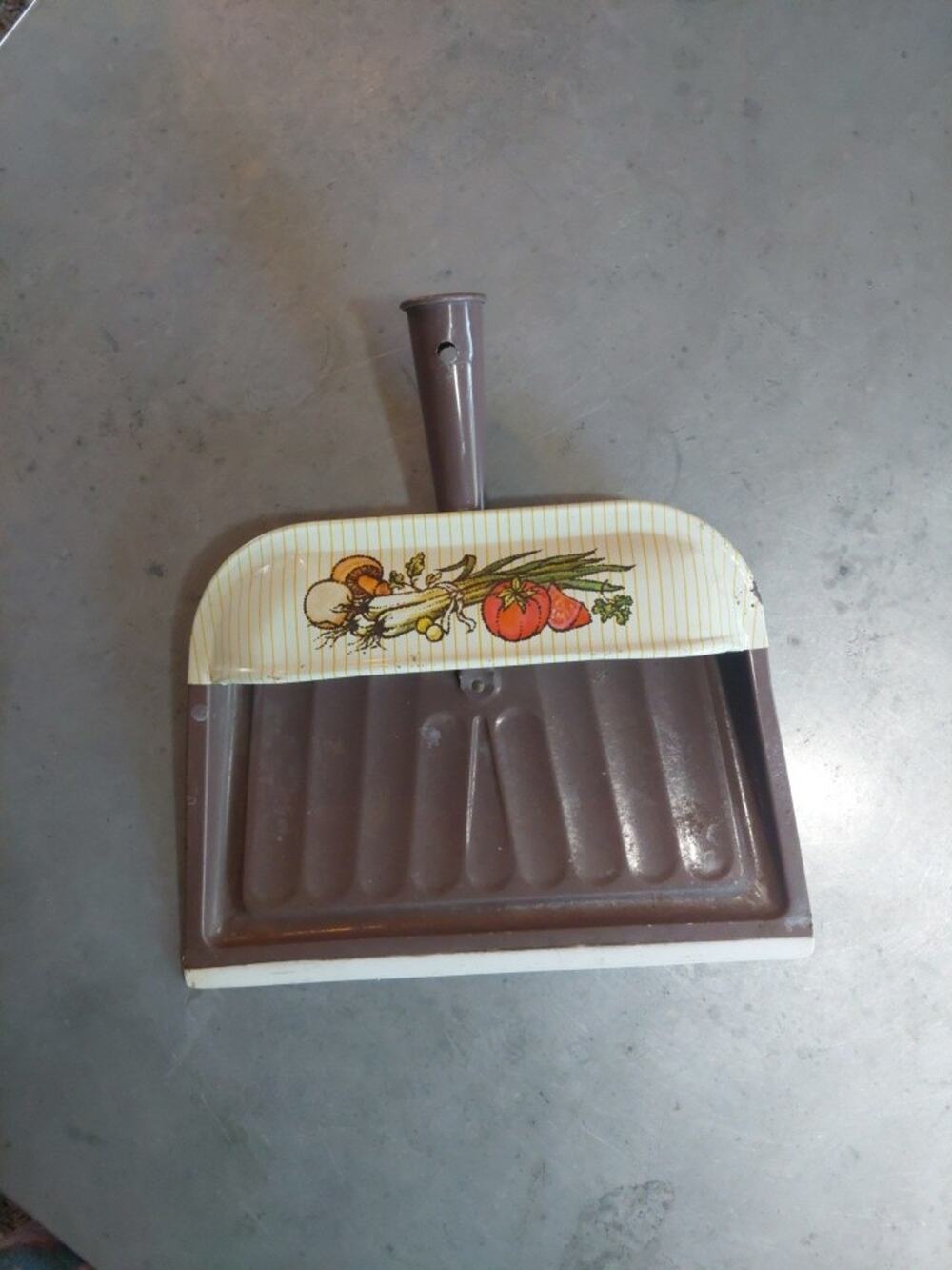 Vintage Spice Of Life Brown Dustpan Metal Ballonoff Cleveland USA Vintage Retro